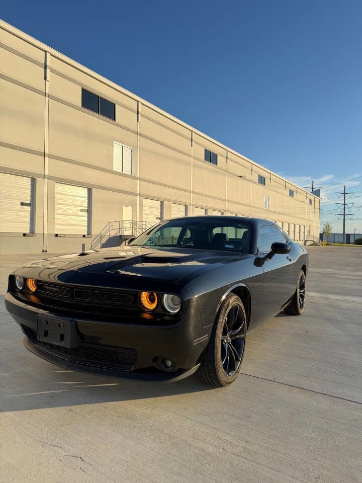 Used 2017 Dodge Challenger SXT Plus image 1