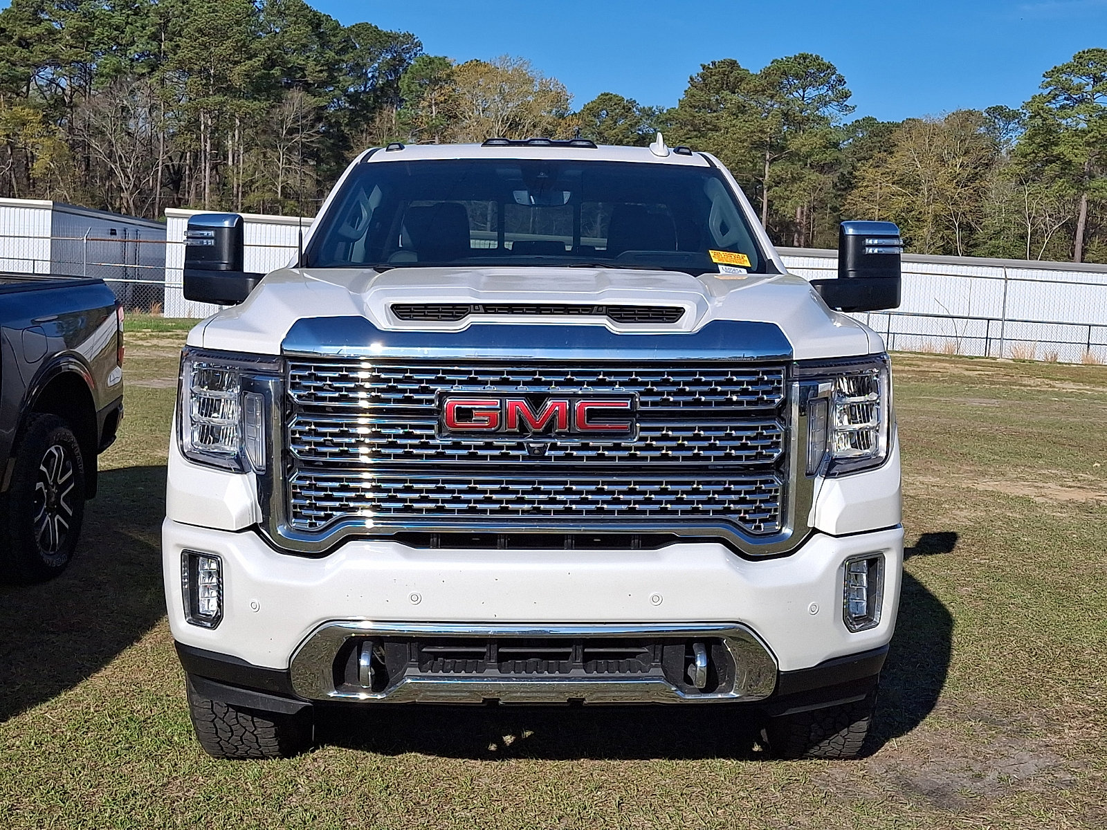 Used 2023 GMC Sierra 2500 Denali w/ Denali Ultimate Package image 2