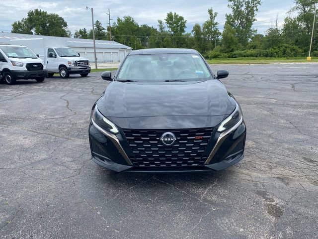 Used 2024 Nissan Altima 2.5 SR AWD/4WD image 12