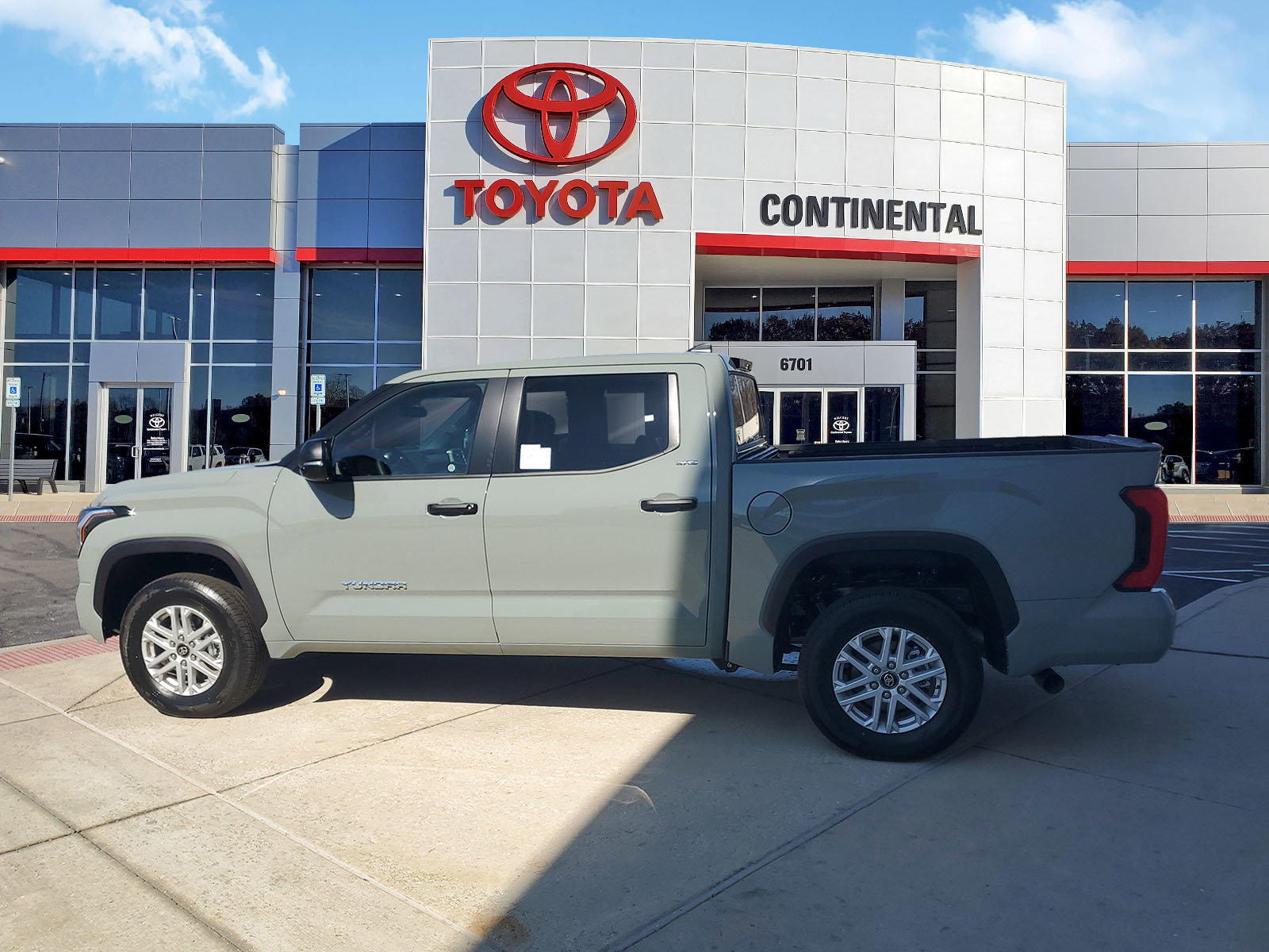 New 2026 Toyota Tundra SR5 w/ SR5 Convenience Package image 4