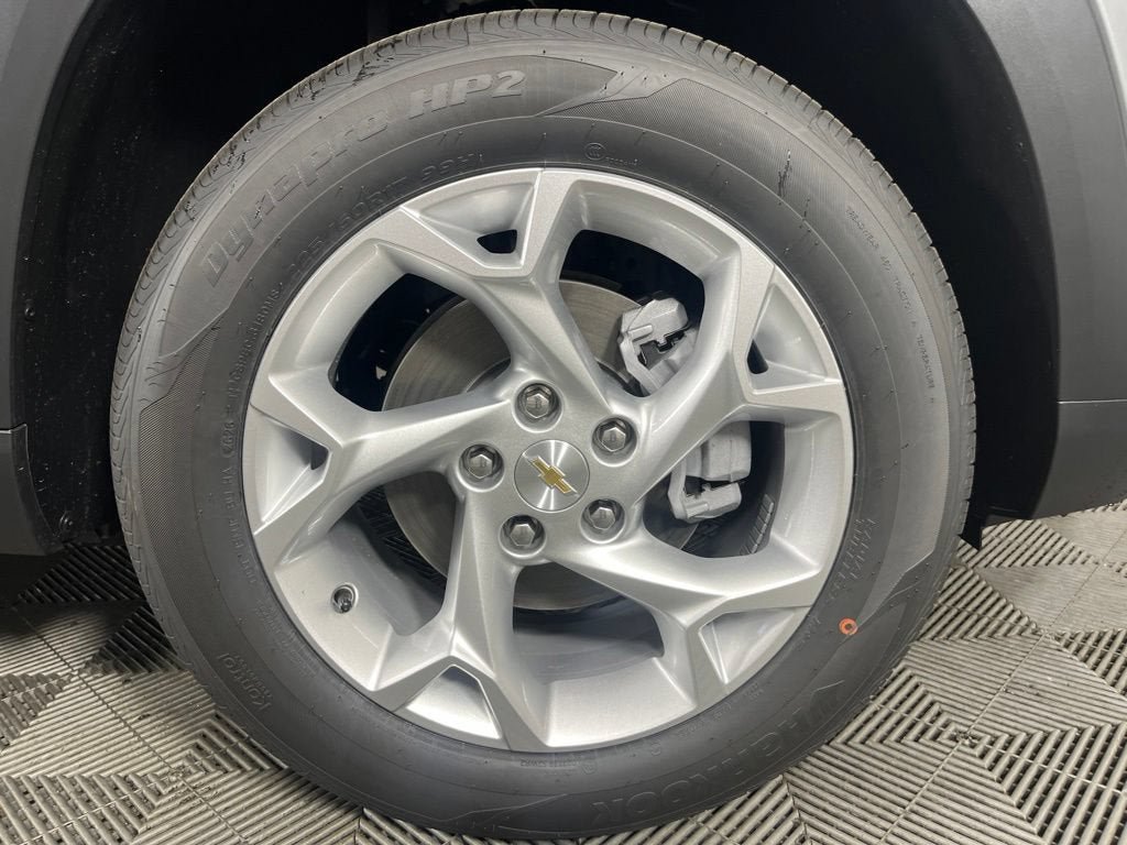 New 2026 Chevrolet Trax LS w/ LS Convenience Package FWD image 12