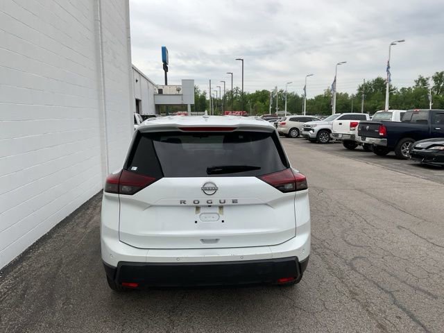 Used 2025 Nissan Rogue SV image 6