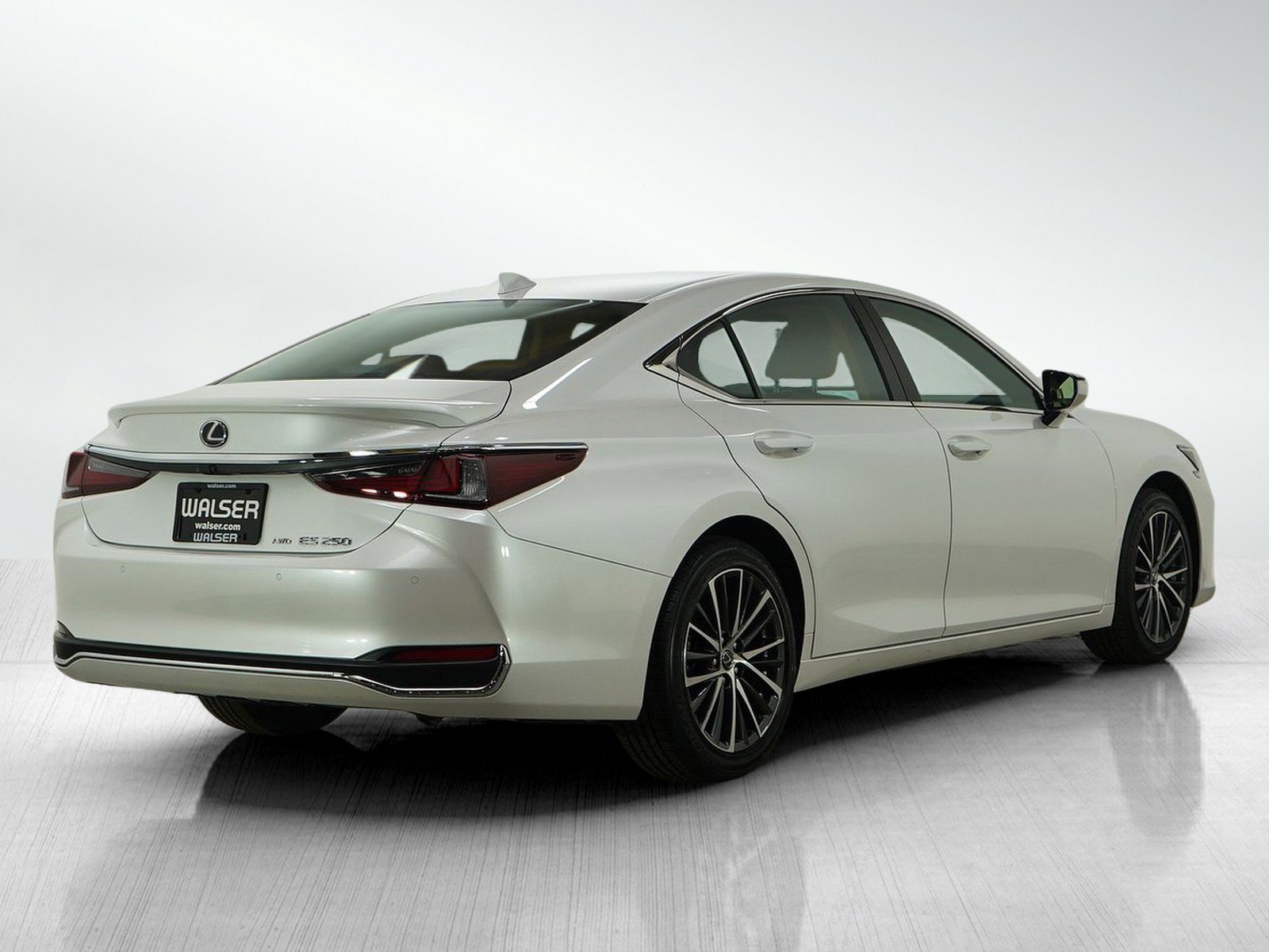 Used 2024 Lexus ES 250 w/ Premium Package image 6