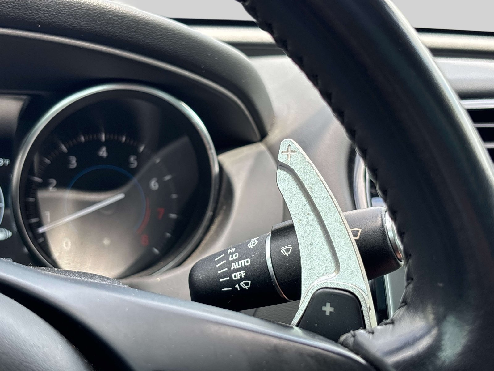 Used 2019 Jaguar XE RWD image 29