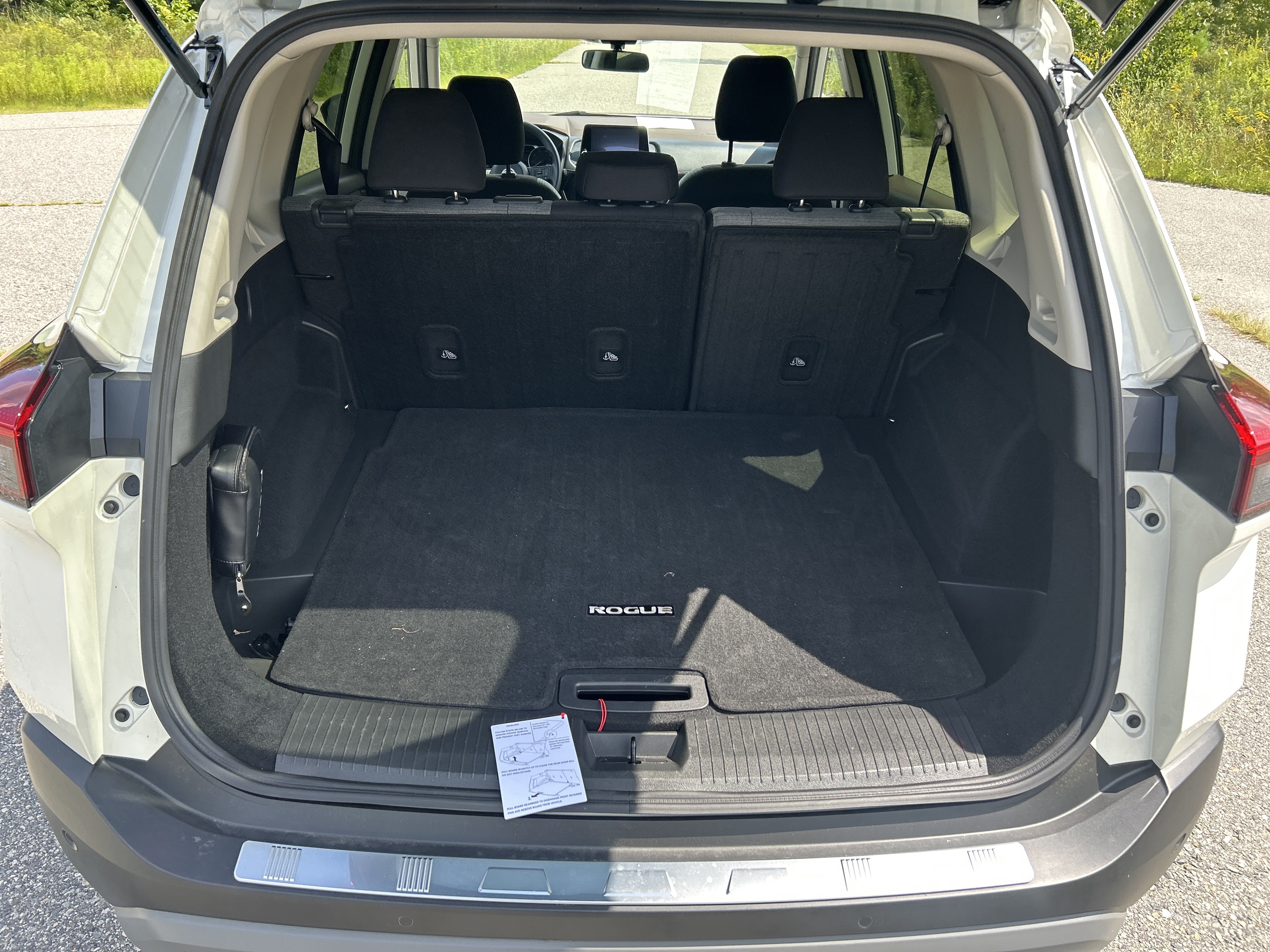 Certified 2023 Nissan Rogue SV AWD/4WD image 17