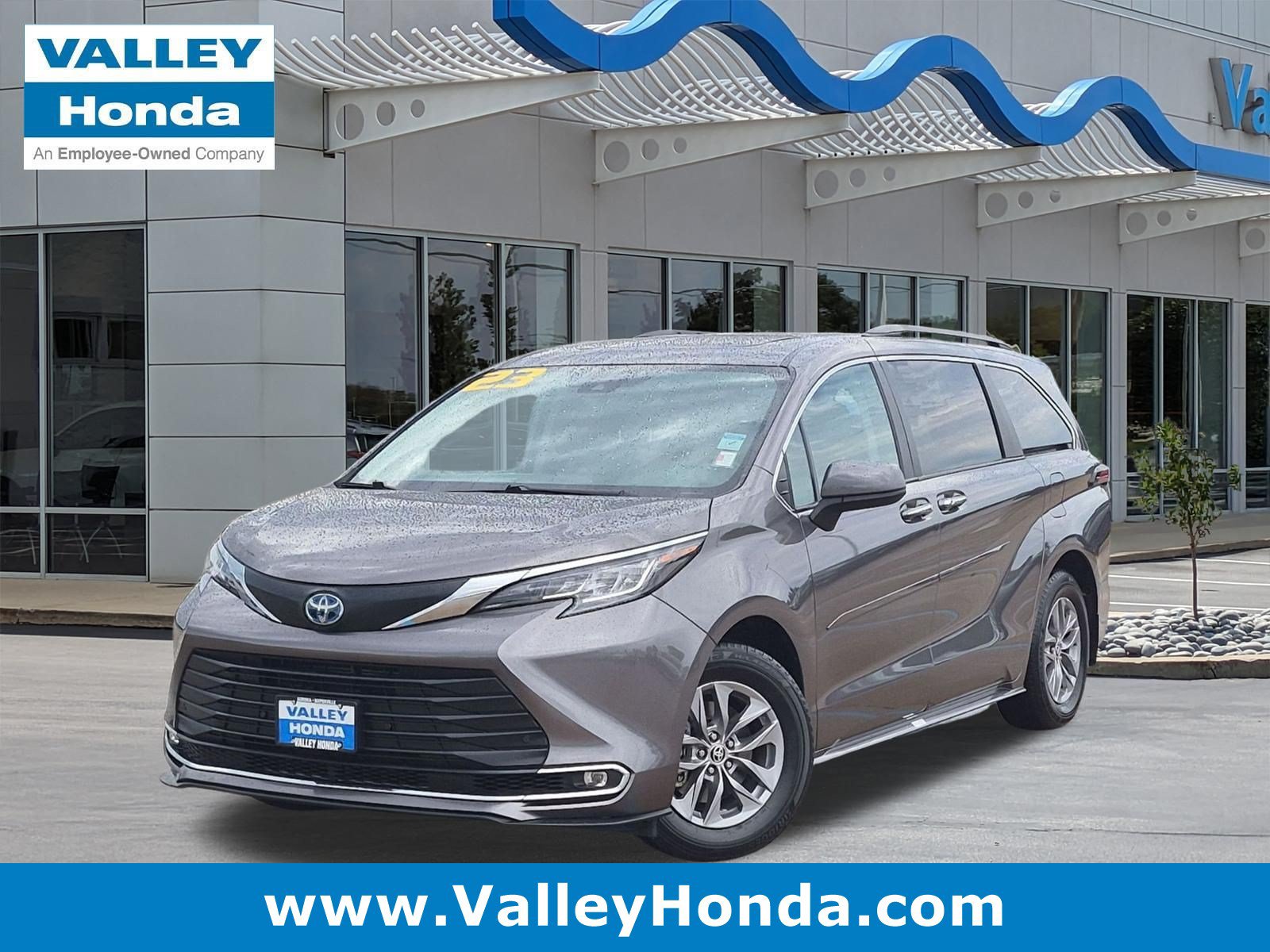 Used 2023 Toyota Sienna XLE