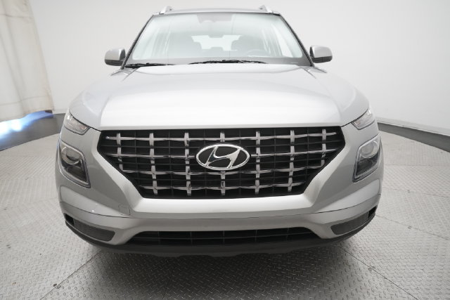 Used 2025 Hyundai Venue SEL FWD image 21
