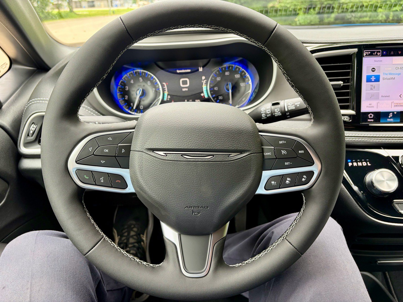 New 2027 Chrysler Pacifica Select FWD image 24