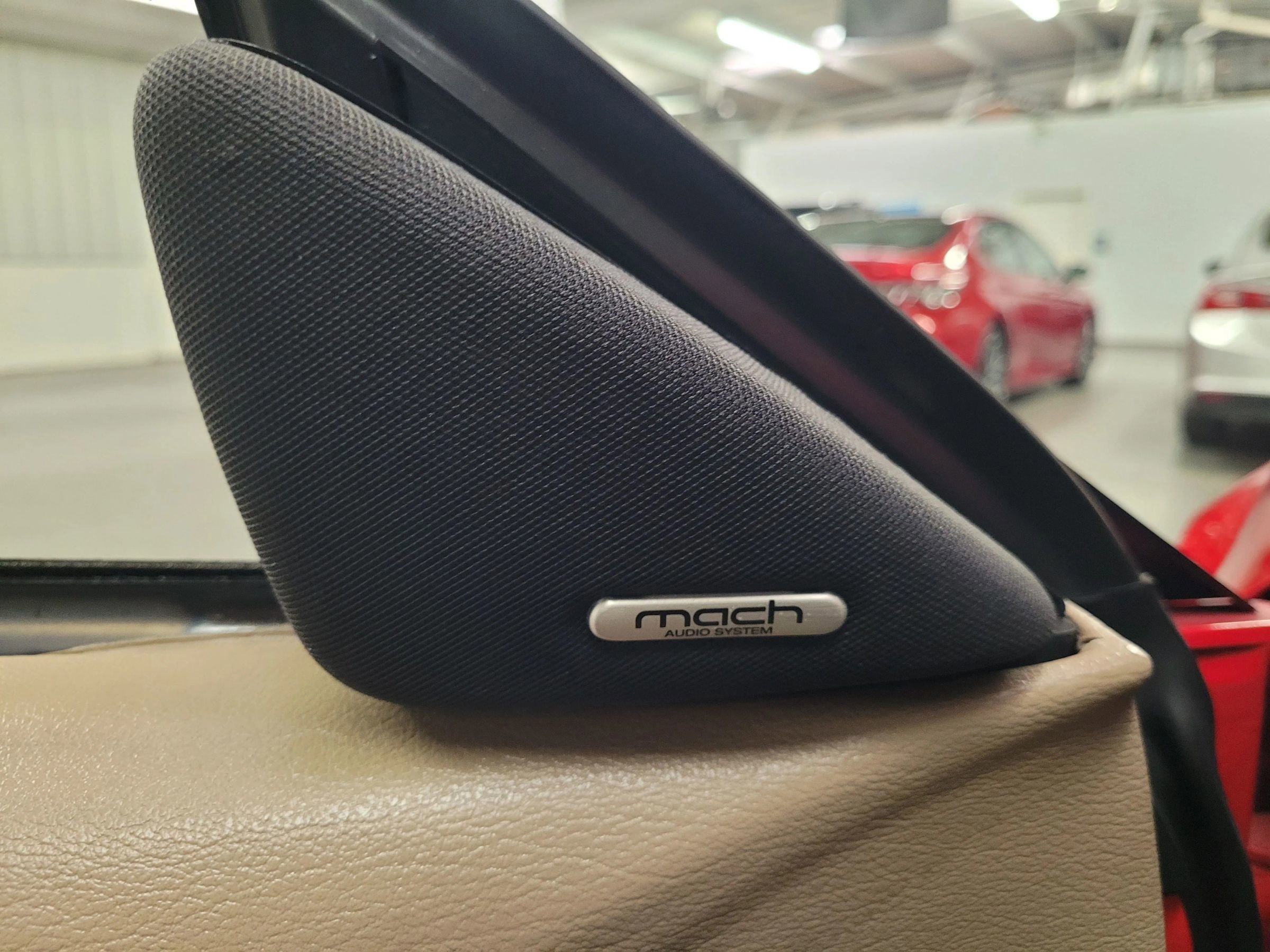 Used 2004 Ford Mustang Deluxe Convertible 2D image 29