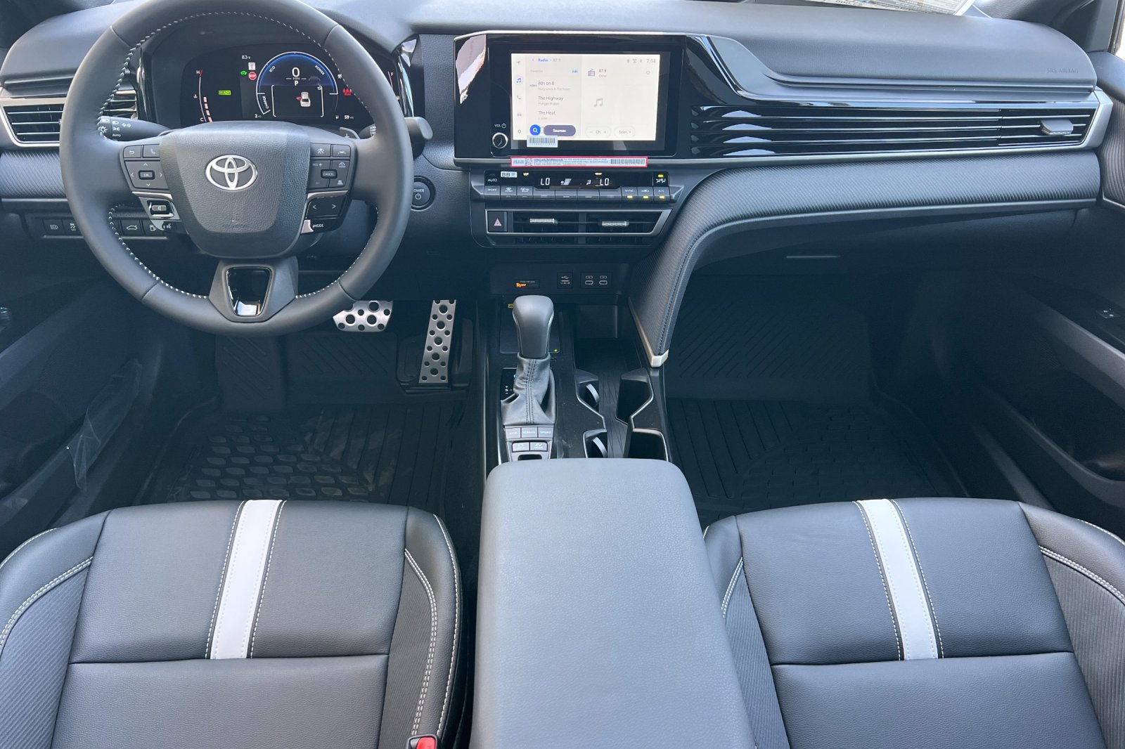 New 2026 Toyota Camry SE FWD image 14