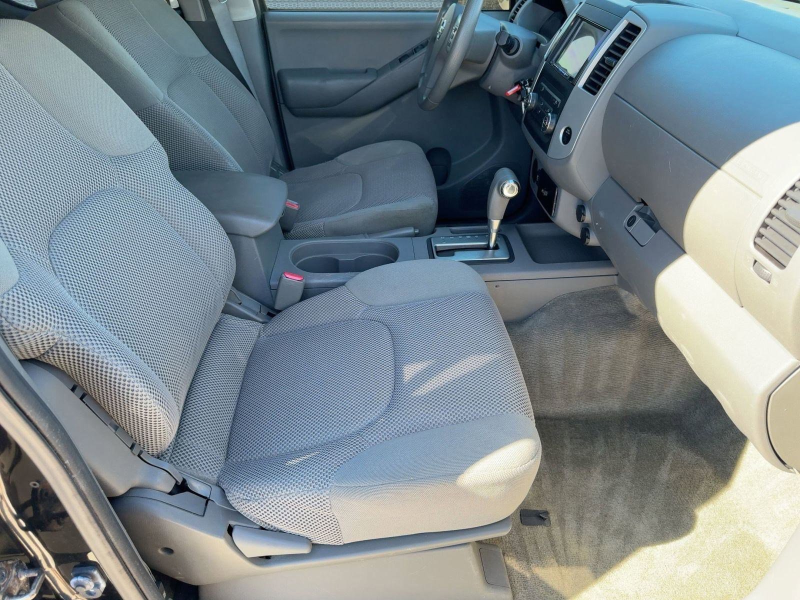 Used 2014 Nissan Frontier SV image 30