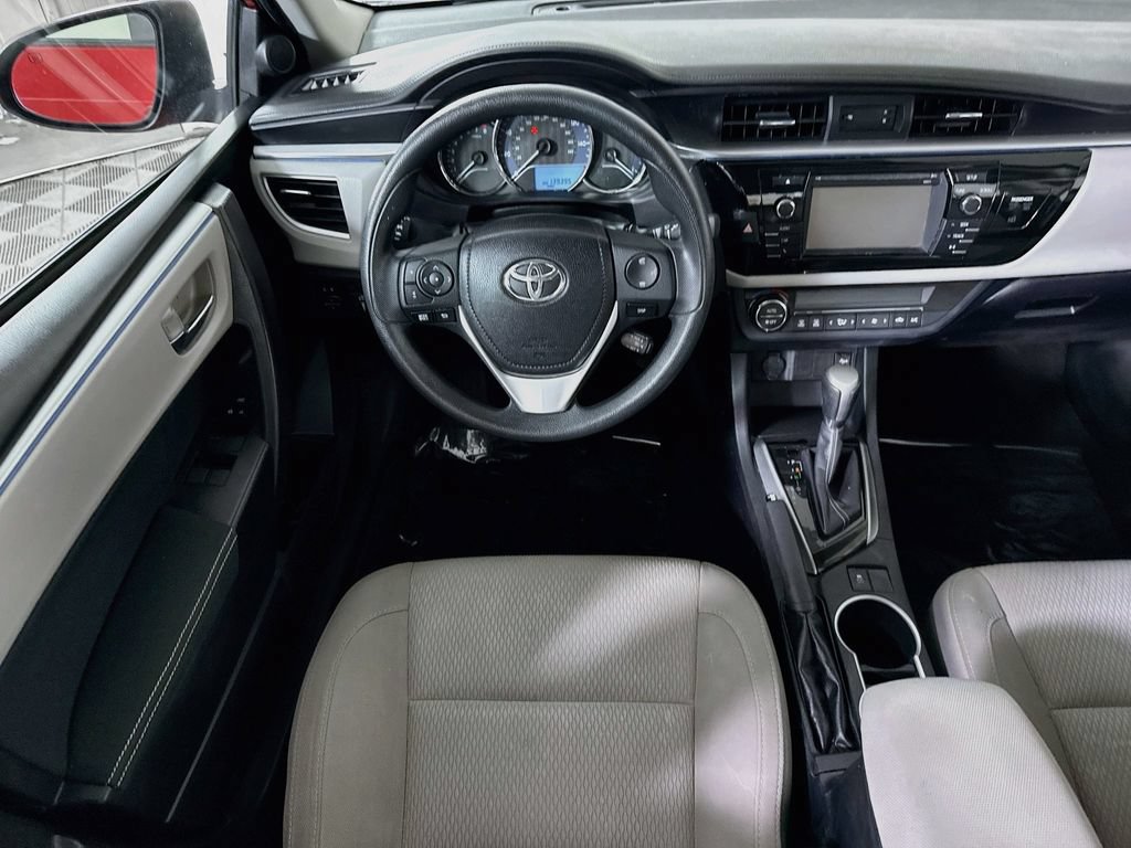 Used 2016 Toyota Corolla LE FWD image 3