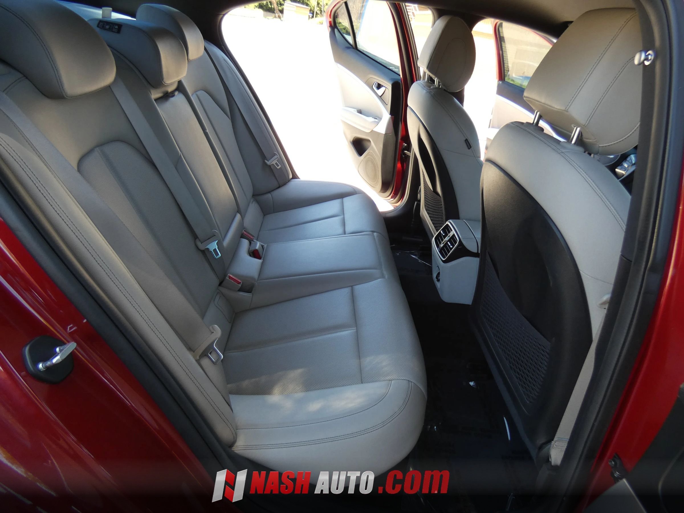 Used 2022 Genesis G70 2.0T RWD image 35