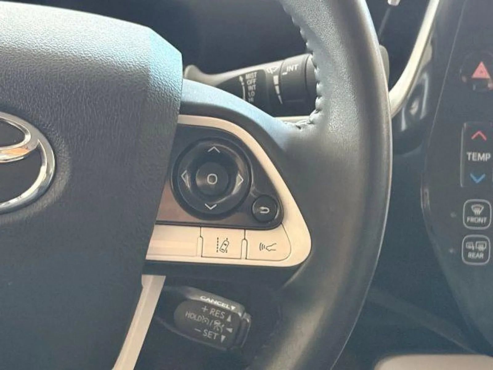 Used 2017 Toyota Prius Prime Premium FWD image 29