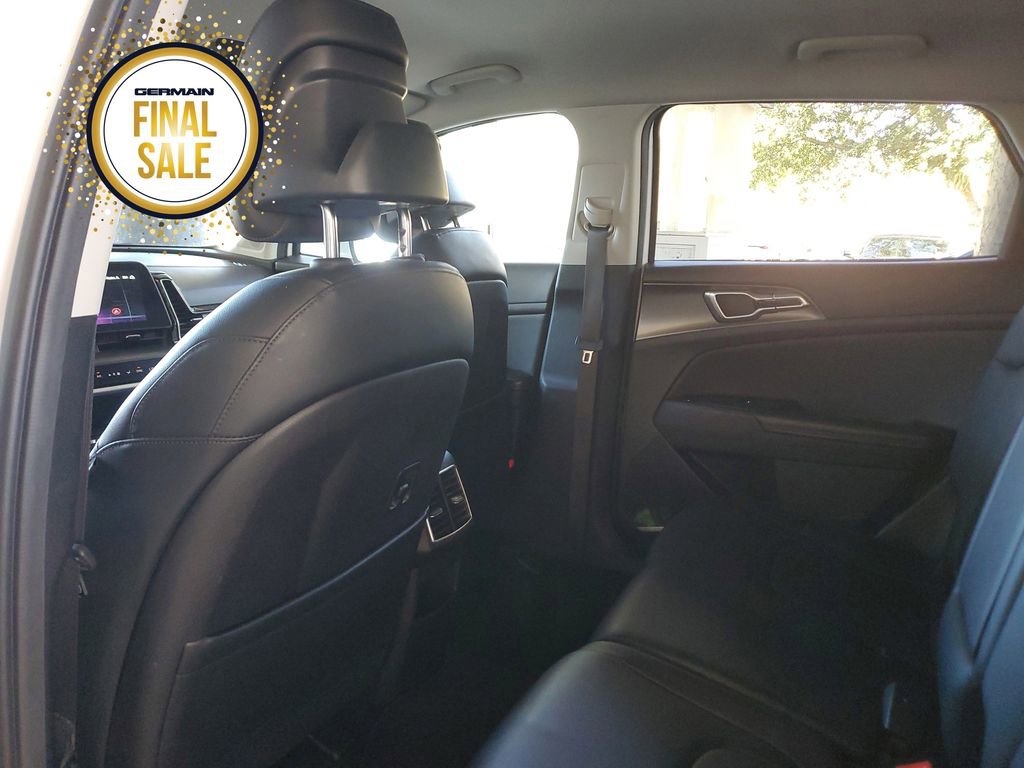 Used 2023 Kia Sportage EX image 18