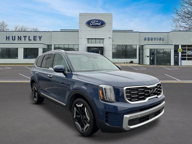 Used 2023 Kia Telluride S w/ S Sunroof Package image 4