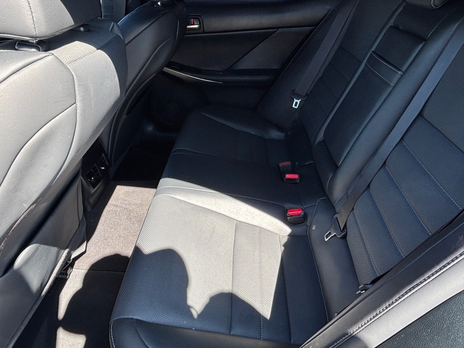 Used 2020 Lexus IS 350 F Sport w/ F Sport Package RWD image 29