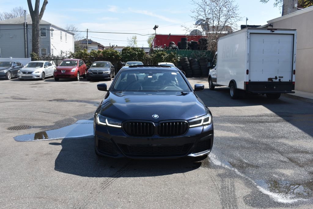 Used 2023 BMW 530e w/ M Sport Package RWD image 3