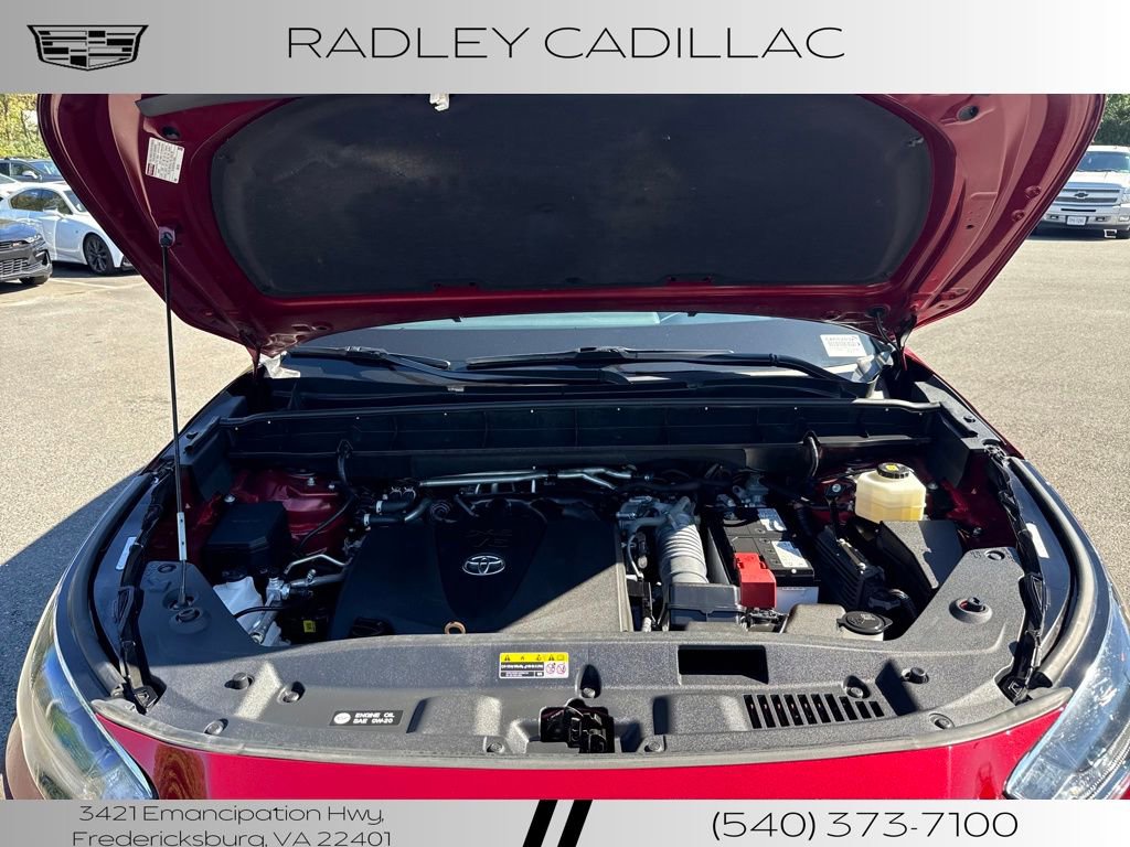 Used 2022 Toyota Highlander XLE image 12