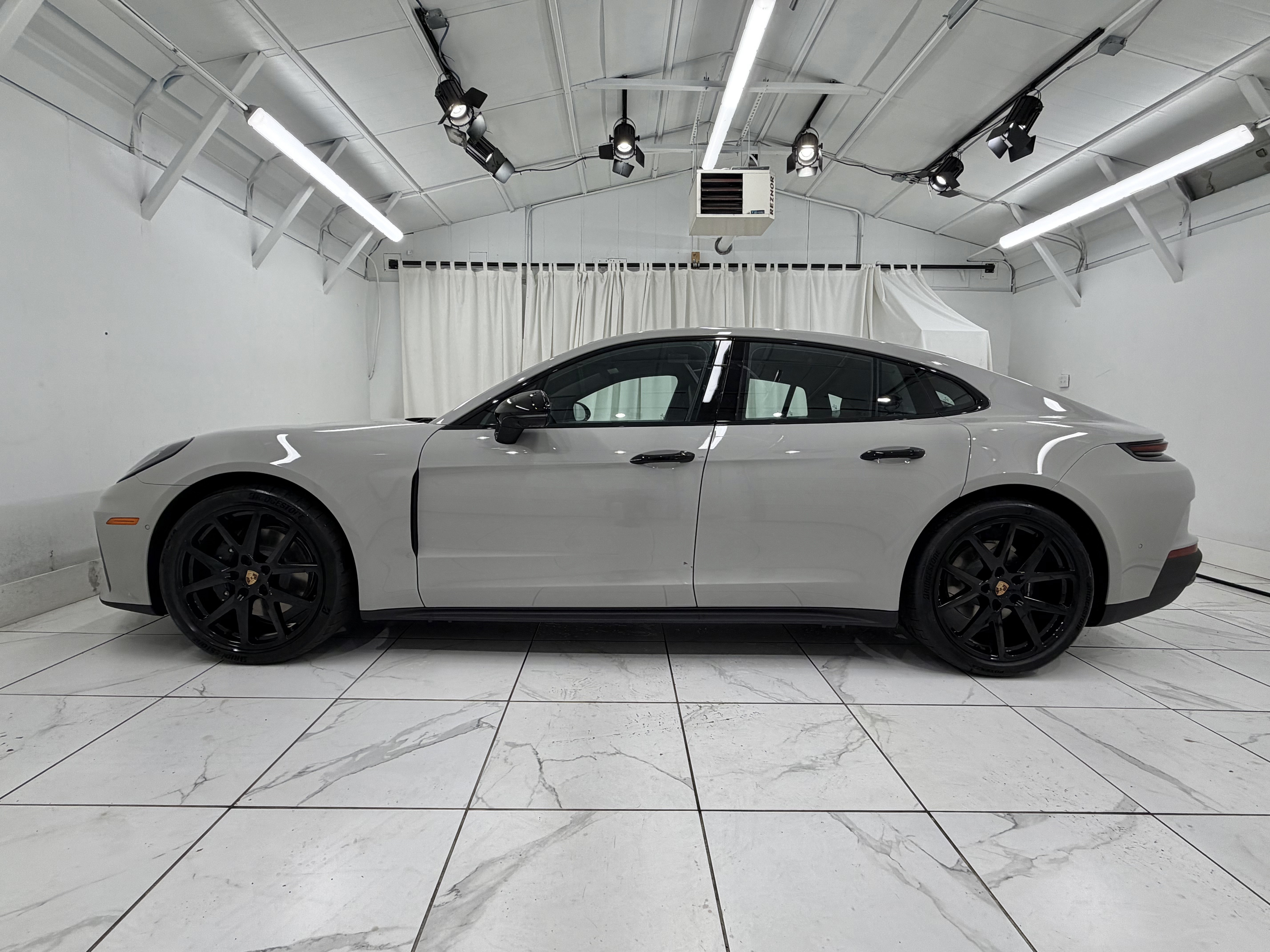 New 2026 Porsche Panamera 4 AWD/4WD image 2