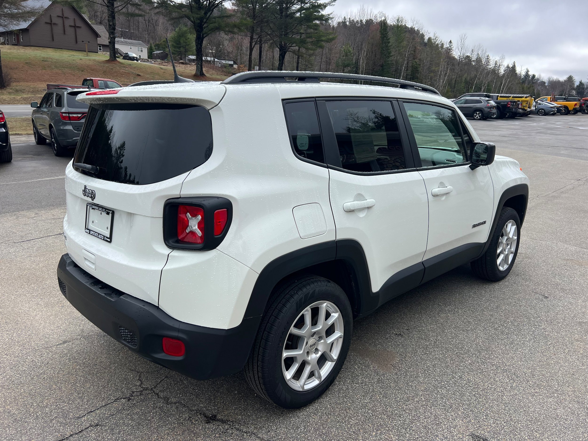 Used 2023 Jeep Renegade Latitude w/ Premium Group AWD/4WD image 5
