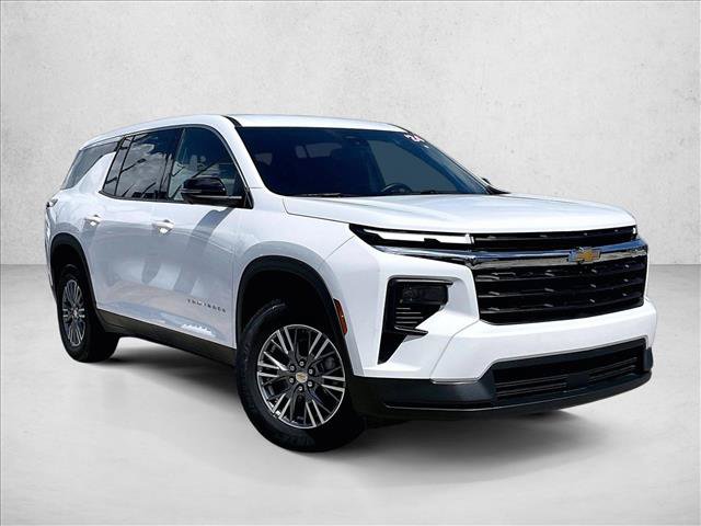 Used 2024 Chevrolet Traverse LS FWD image 11