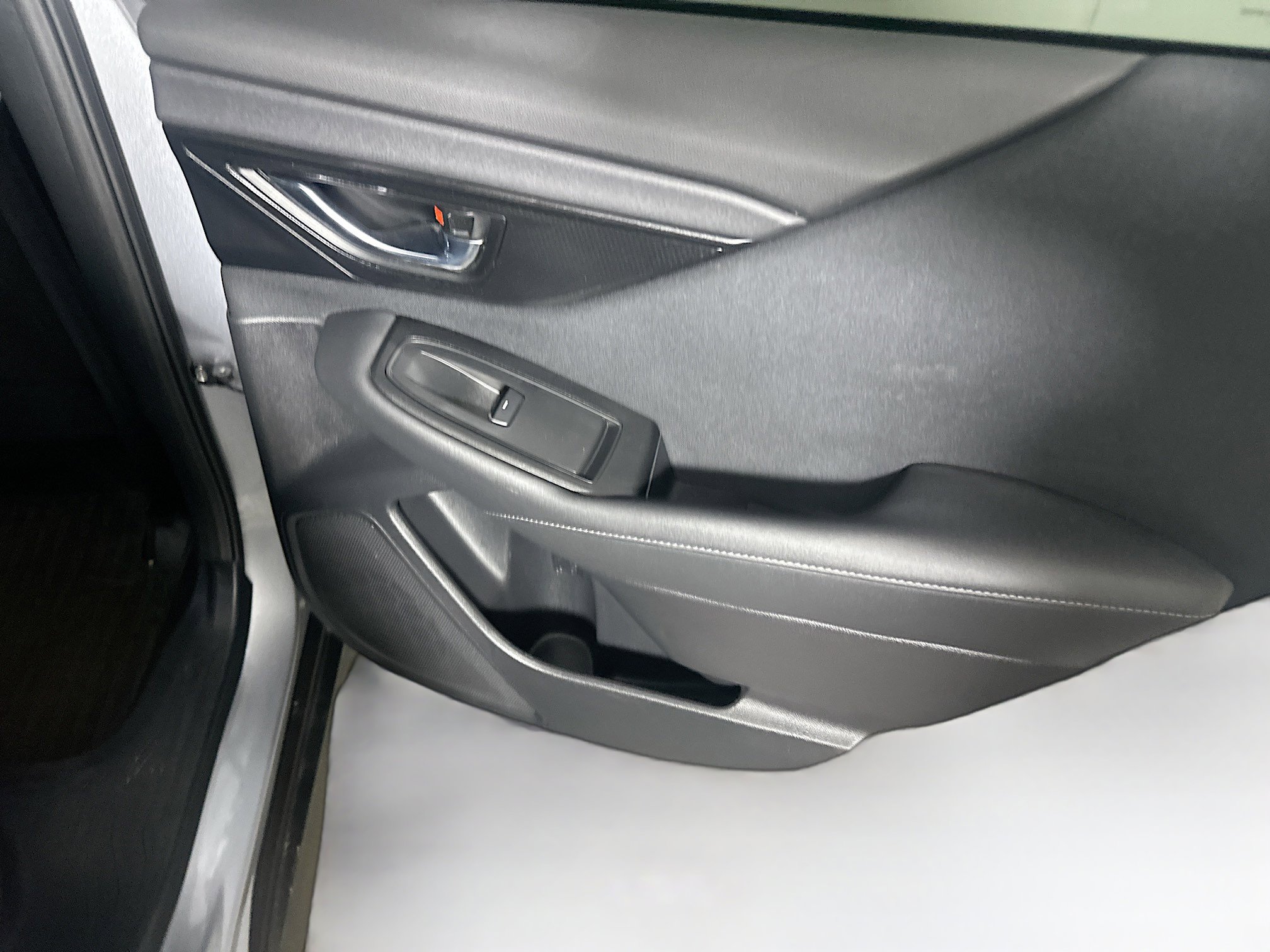 Used 2025 Subaru Outback Premium image 28