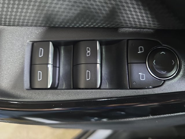 New 2026 Chevrolet Equinox RS w/ Convenience Package III FWD image 31