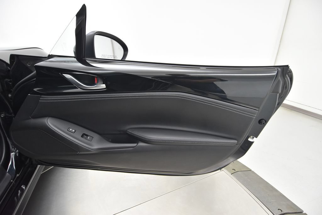 Used 2025 MAZDA MX-5 Miata RF Grand Touring RWD image 39