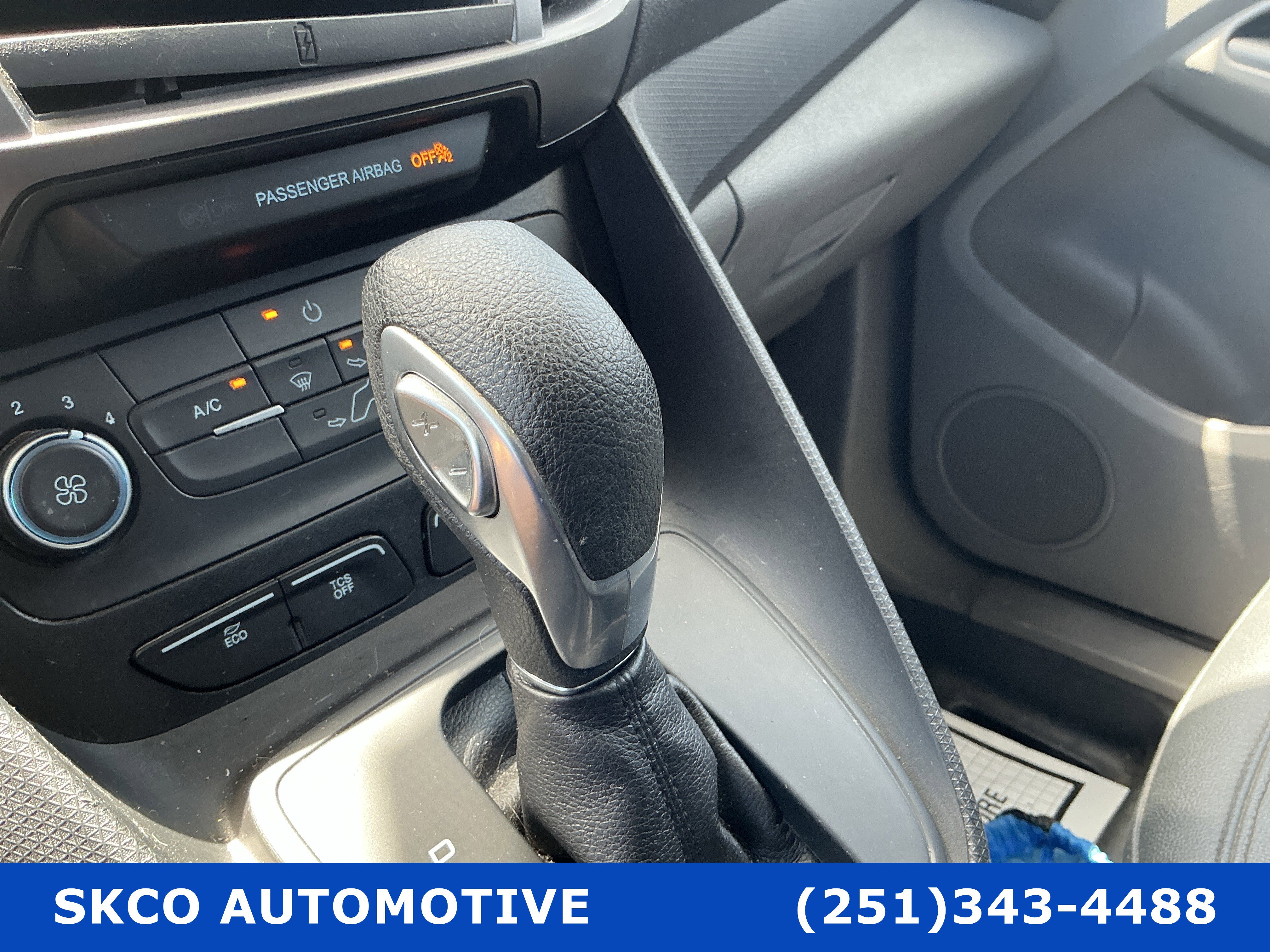 Used 2019 Ford Transit Connect XL image 23