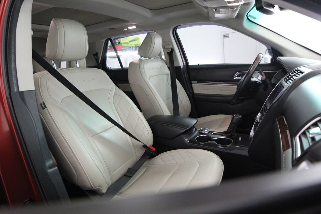 Used 2018 Ford Explorer Platinum AWD/4WD image 59