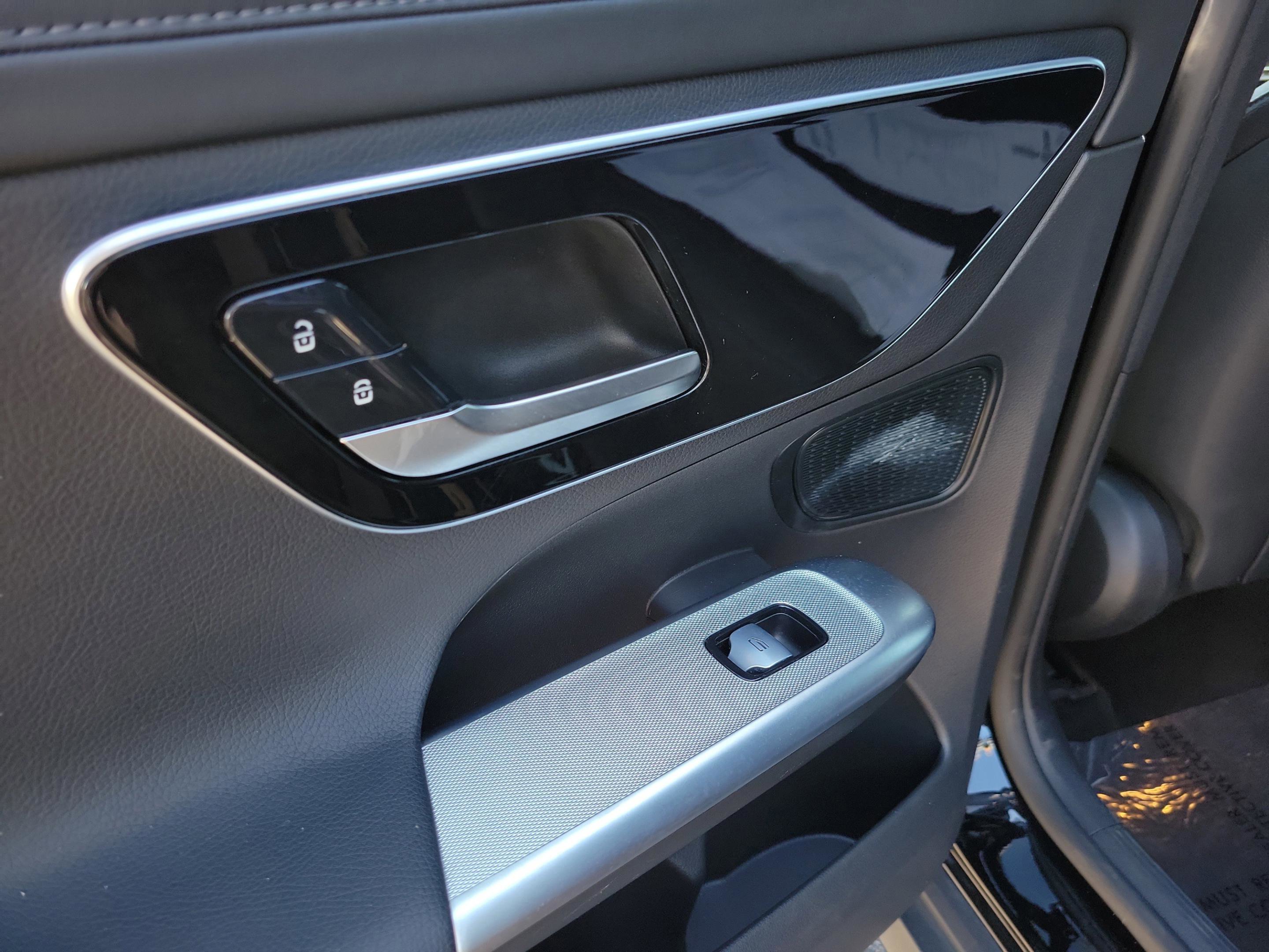 Certified 2024 Mercedes-Benz GLC 300 4MATIC image 30