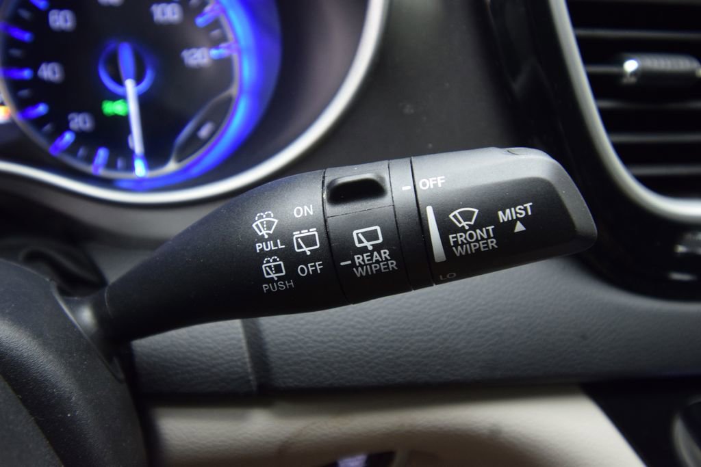 Used 2024 Chrysler Pacifica Touring-L image 30