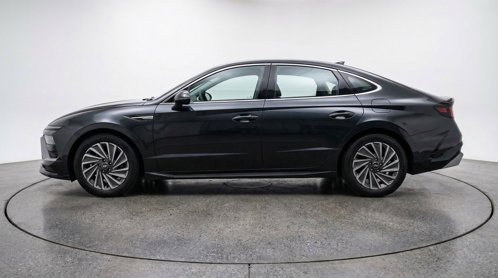 Used 2025 Hyundai Sonata SEL FWD image 5
