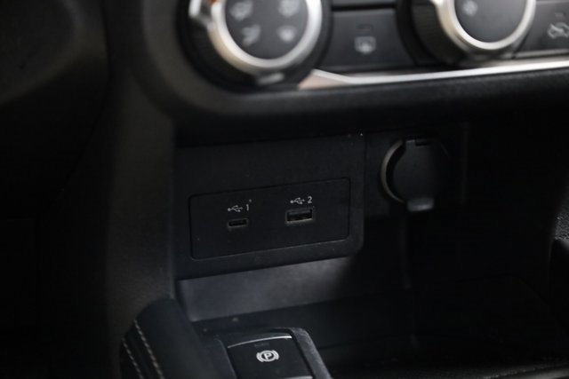 Used 2023 Nissan Kicks SV image 17