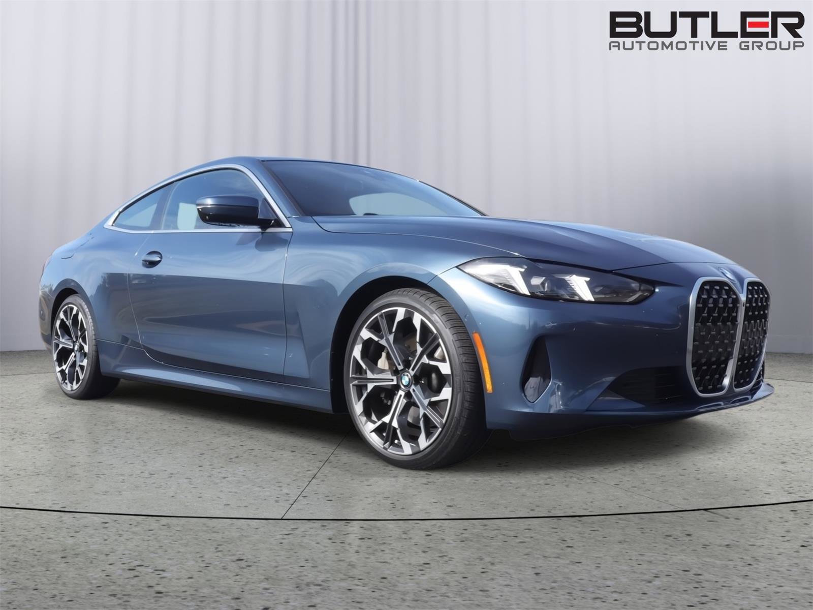 Used 2025 BMW 430i Coupe w/ Convenience Package image 3