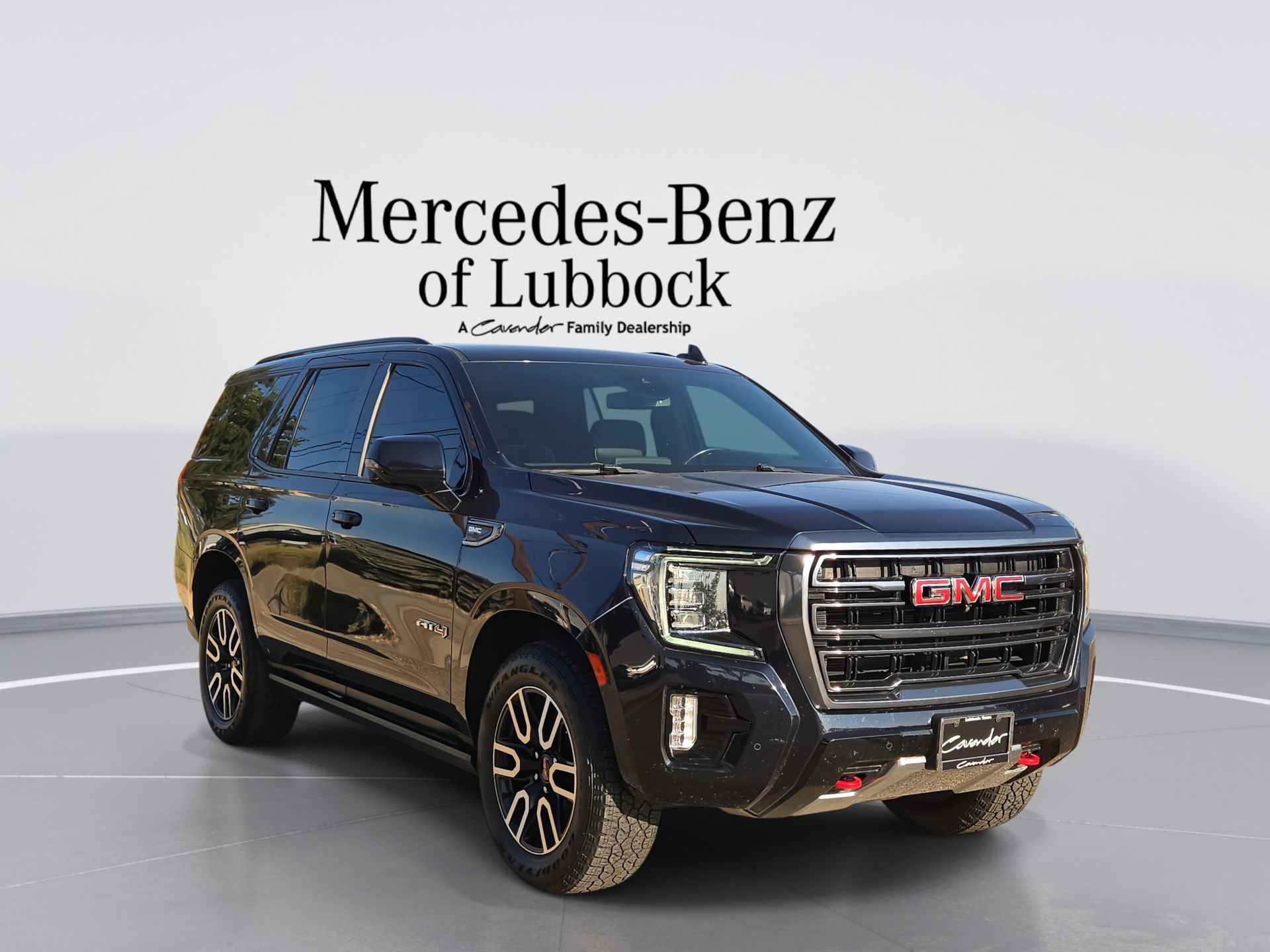 Used 2023 GMC Yukon AT4 w/ Technology Package AWD/4WD image 1