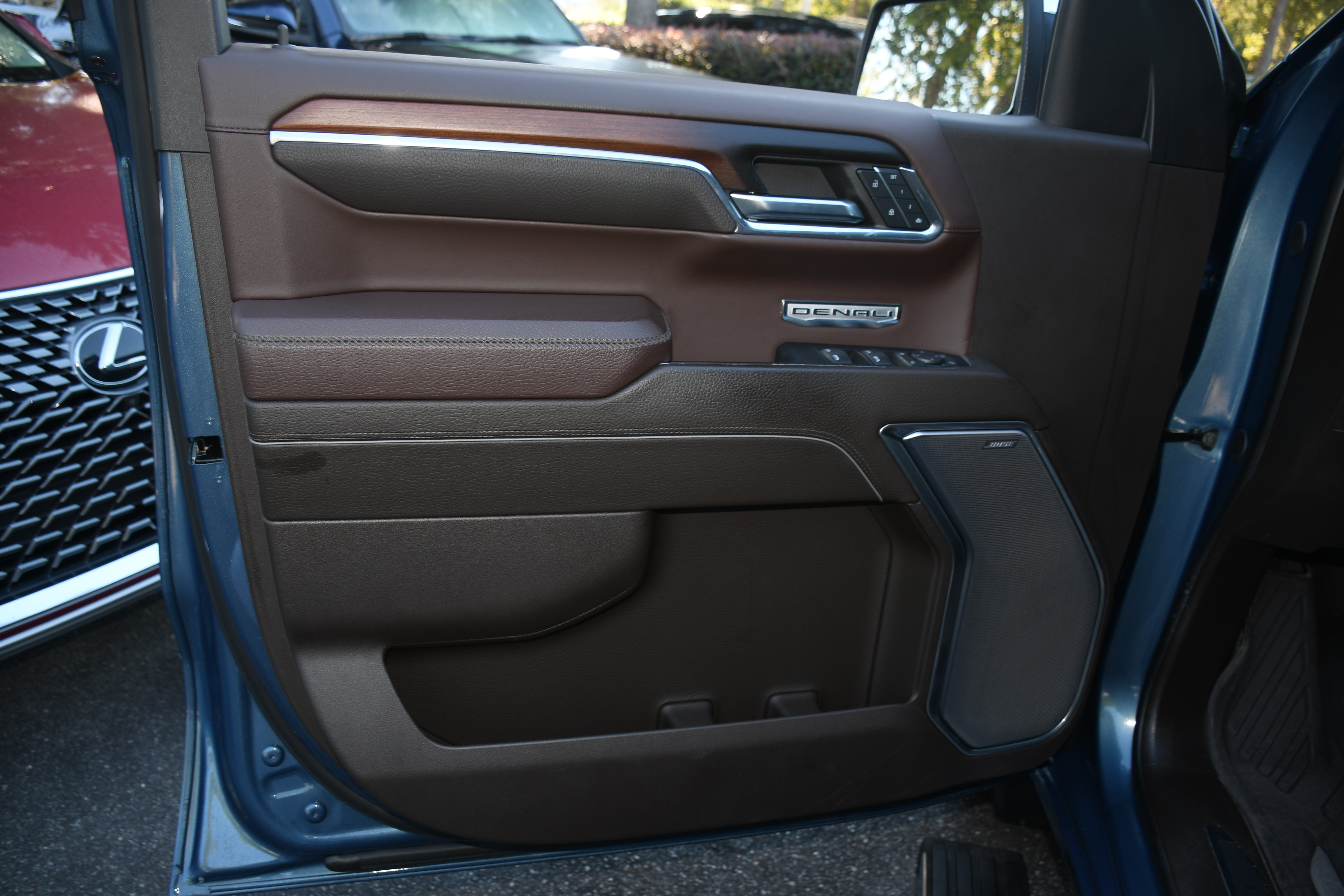 Used 2024 GMC Sierra 1500 Denali AWD/4WD image 9