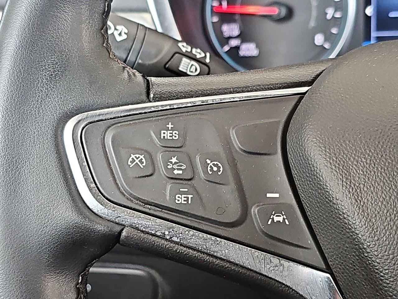 Used 2024 Chevrolet Equinox LT FWD image 22