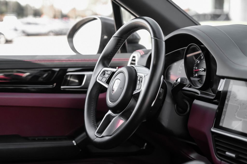 Used 2019 Porsche Cayenne image 11