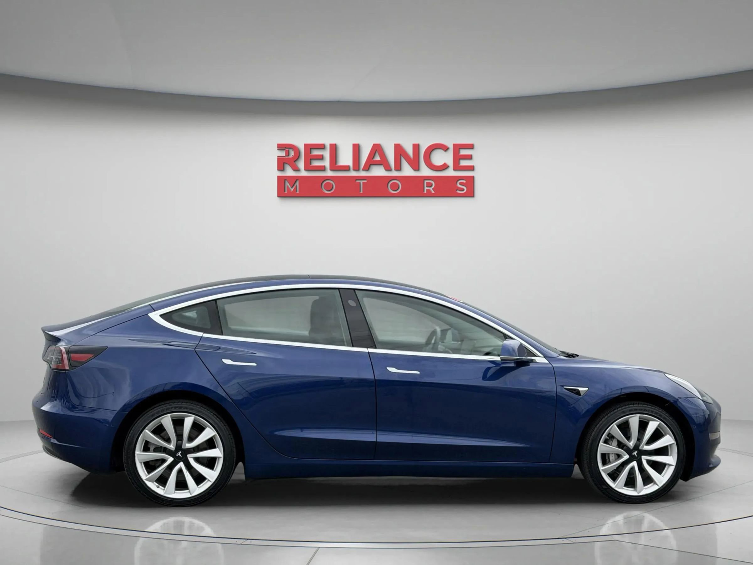 Used 2019 Tesla Model 3 Standard Range Plus image 7