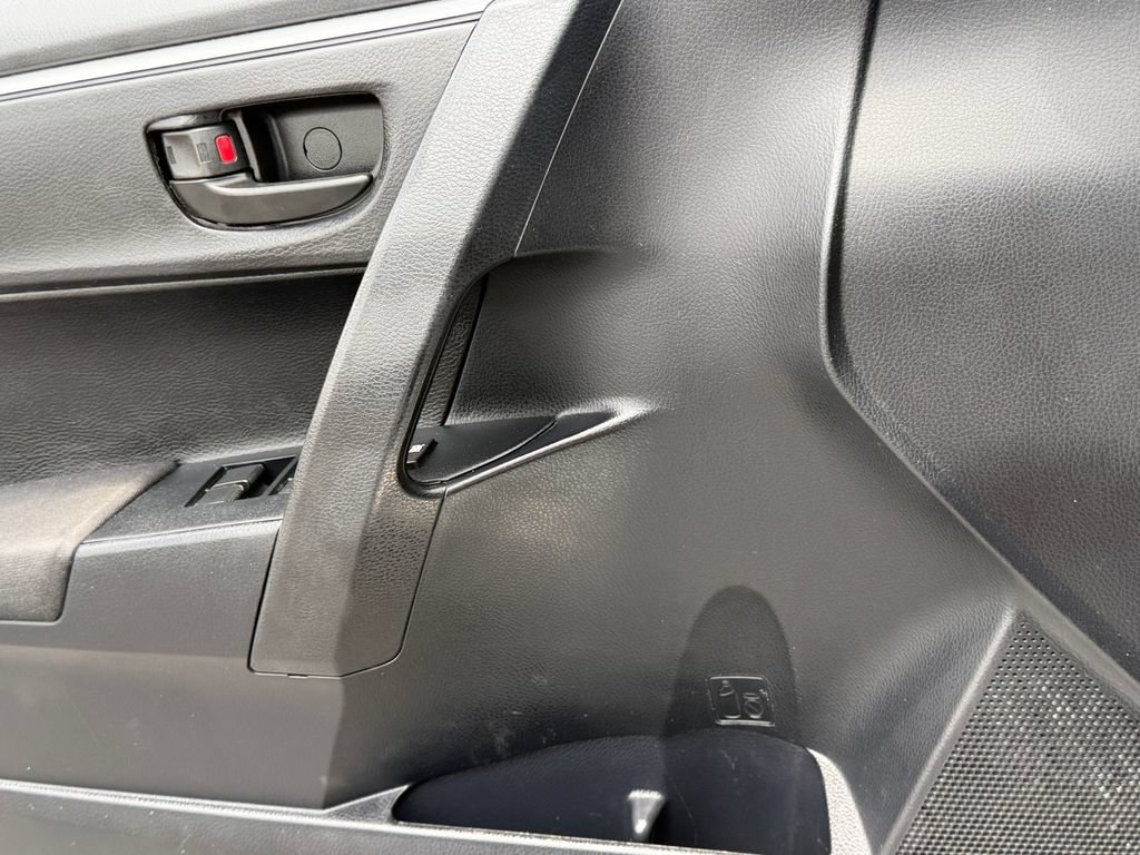 Used 2016 Toyota Corolla L FWD image 25