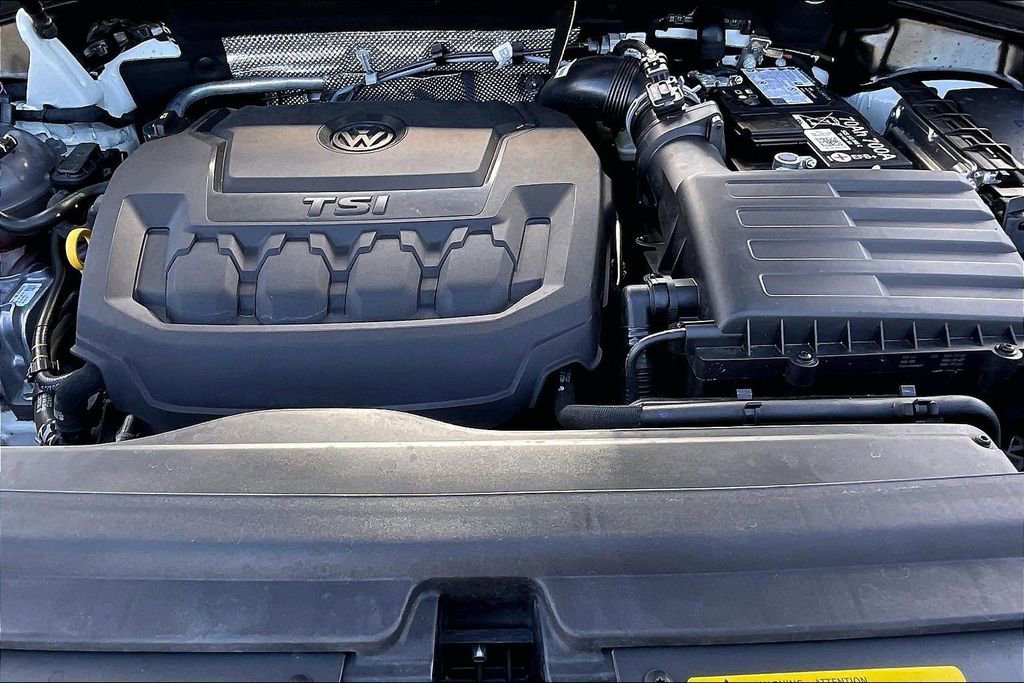 Used 2024 Volkswagen Tiguan SE R-Line image 31