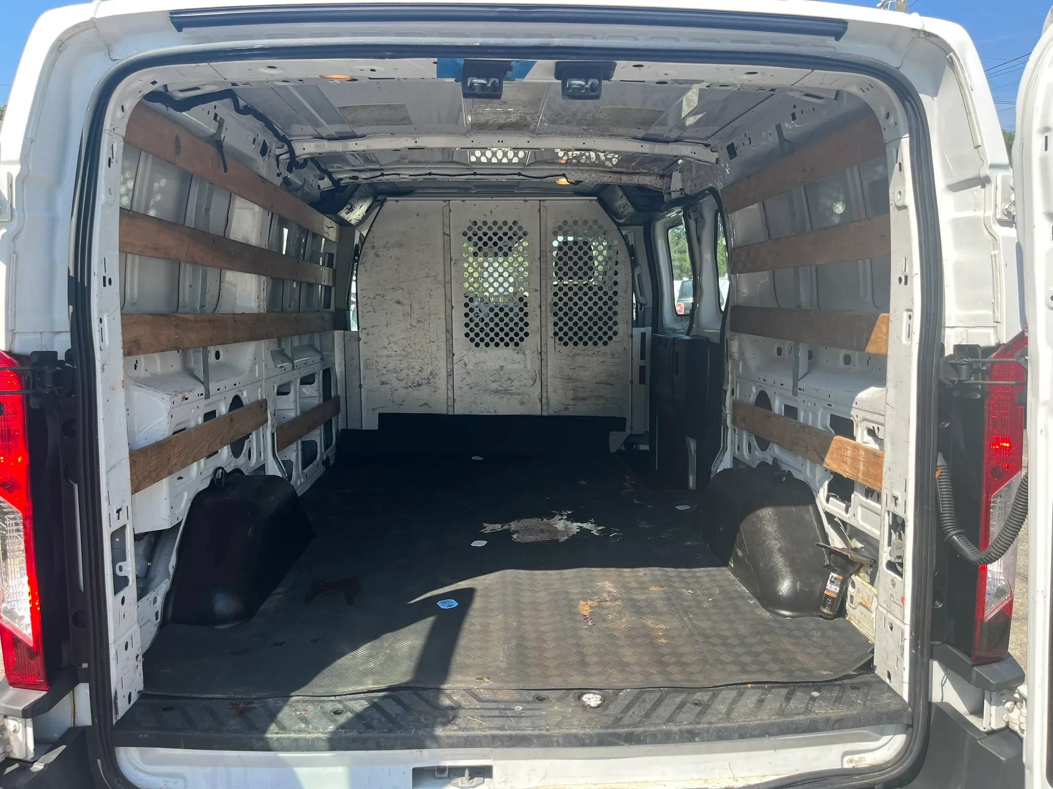 Used 2016 Ford Transit 250 130 Low Roof w/ Exterior Upgrade Package RWD image 20