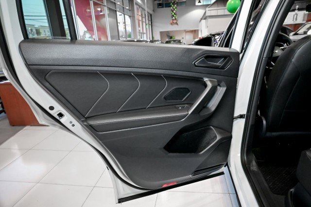 Used 2024 Volkswagen Tiguan SE R-Line image 19