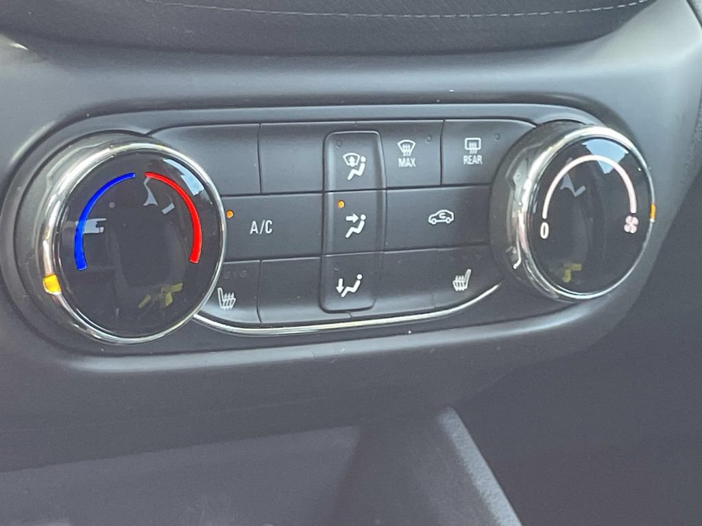 Used 2023 Chevrolet TrailBlazer LT AWD/4WD image 19
