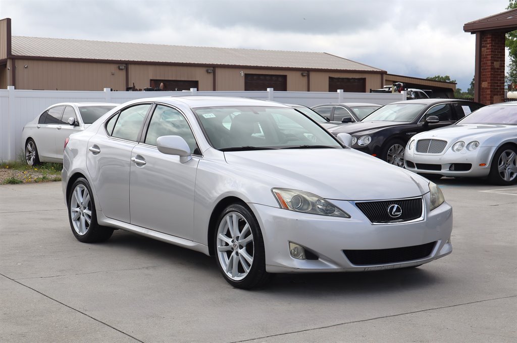 Used 2006 Lexus IS 250 w/ Preferred Accessory Pkg RWD image 9