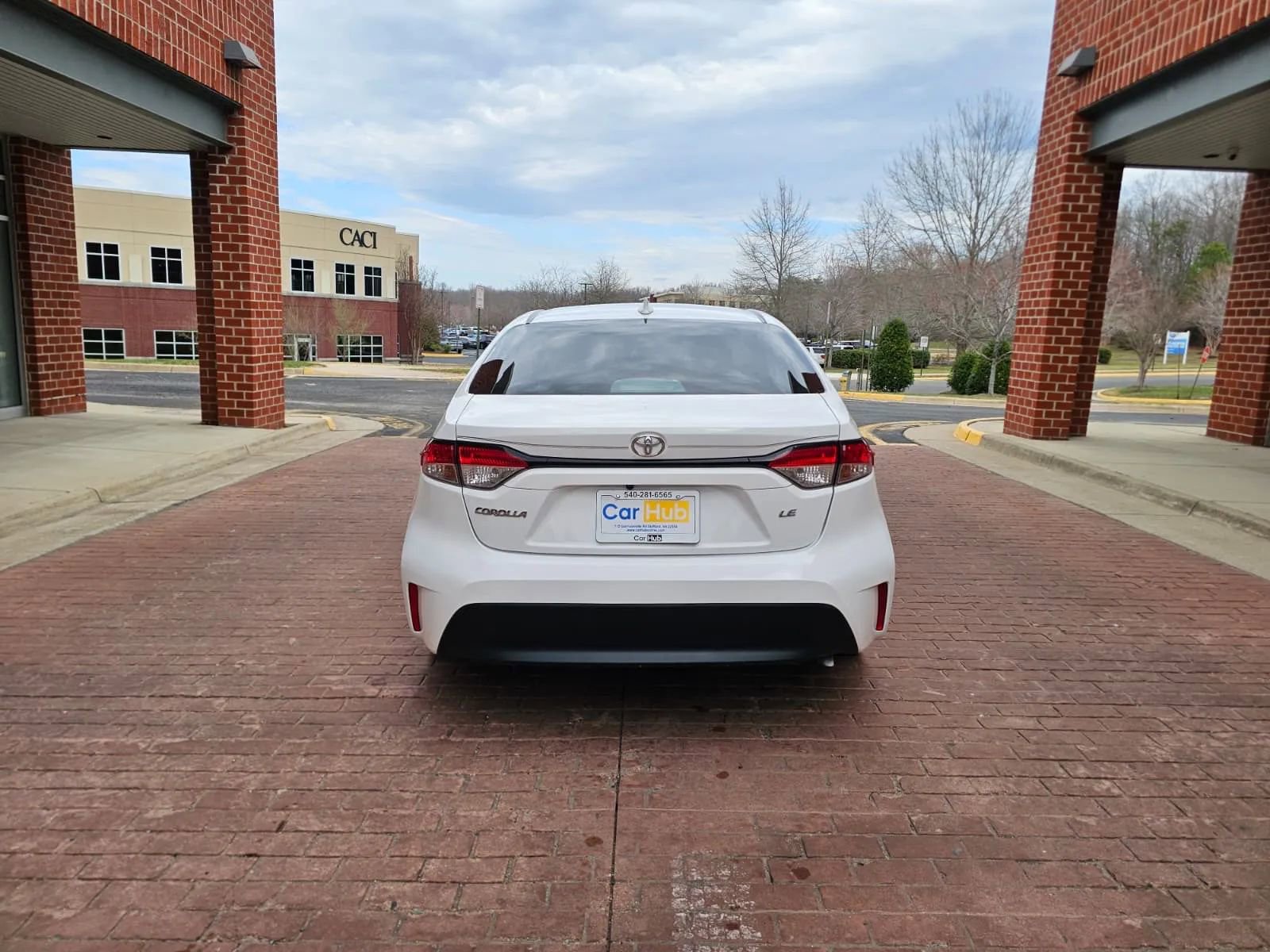 Used 2021 Toyota Corolla LE FWD image 5