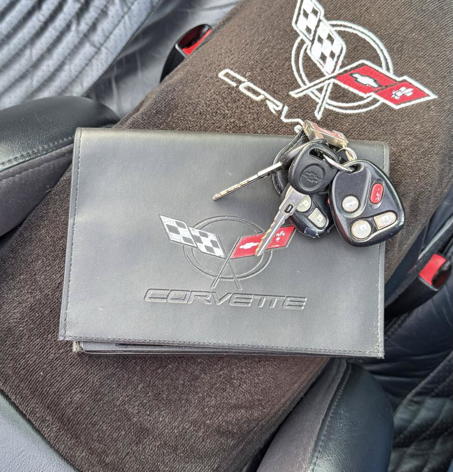 Used 2001 Chevrolet Corvette Convertible w/ Preferred Equipment Group1 RWD image 48