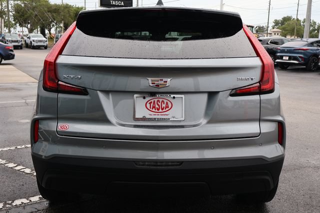 Used 2024 Cadillac XT4 Luxury w/ Cold Weather Package FWD image 6